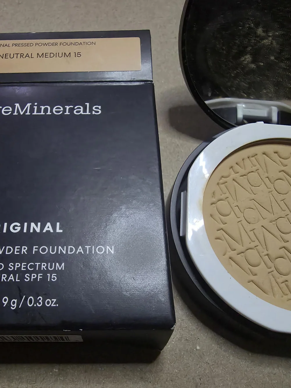 bareMinerals Pressed Powder Foundation - Neutral Medium (Beige)
